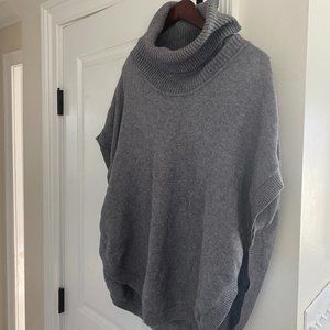 Grey Sisters Tunic Sweater Size Small